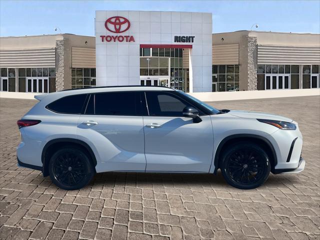 used 2023 Toyota Highlander car, priced at $38,977