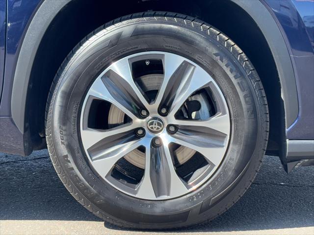 used 2022 Toyota Highlander car, priced at $32,985