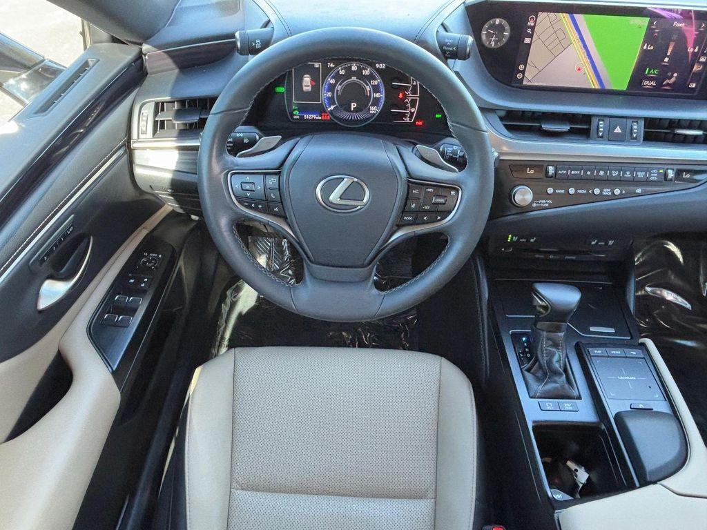used 2021 Lexus ES 300h car, priced at $29,752