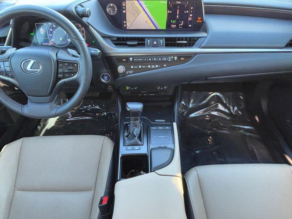 used 2021 Lexus ES 300h car, priced at $29,752