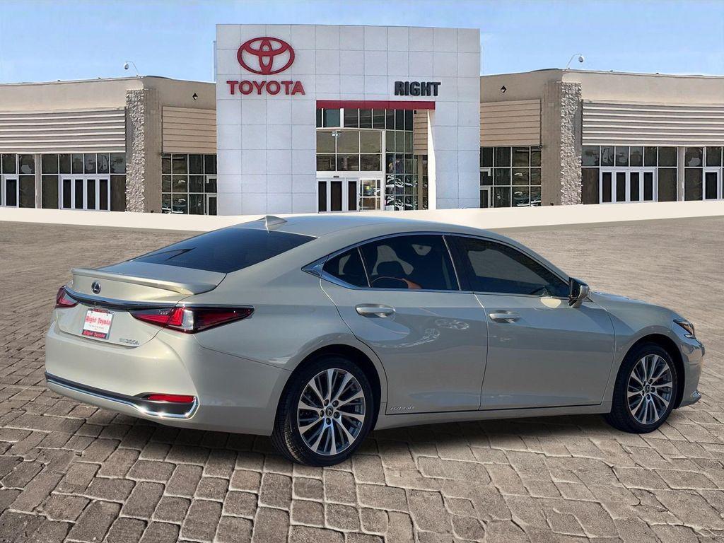 used 2021 Lexus ES 300h car, priced at $29,752