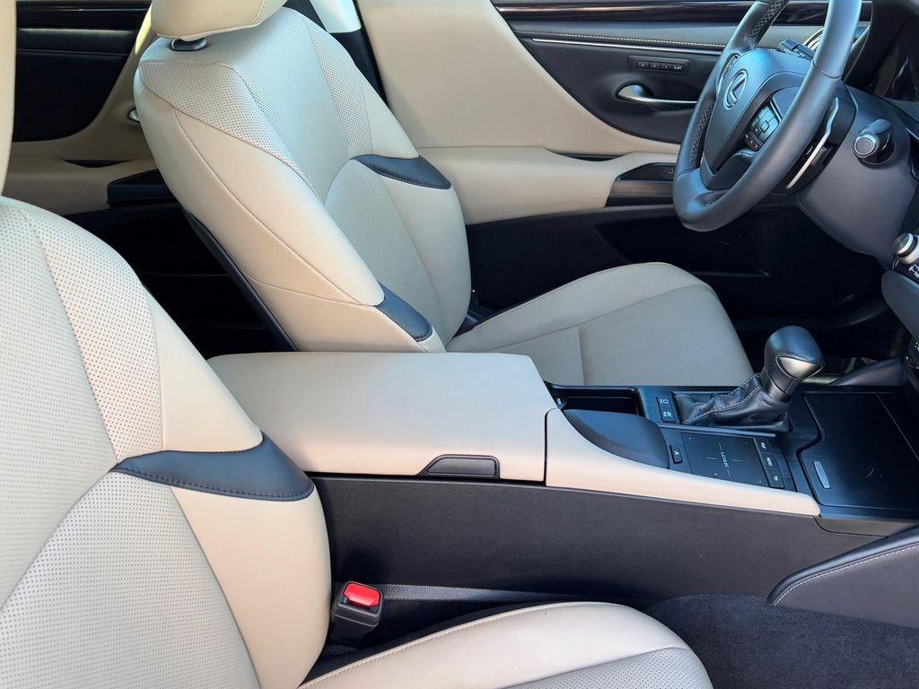 used 2021 Lexus ES 300h car, priced at $29,752