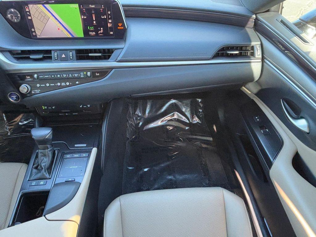 used 2021 Lexus ES 300h car, priced at $29,752