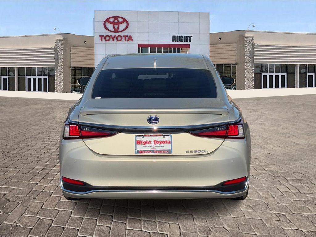 used 2021 Lexus ES 300h car, priced at $29,752