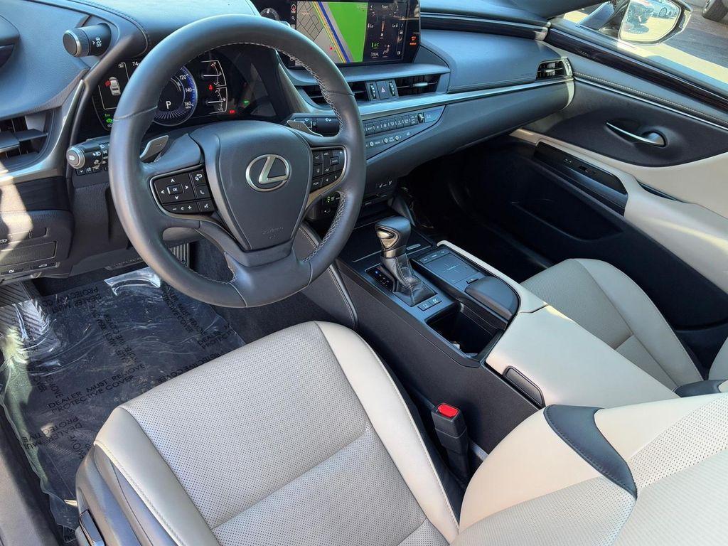 used 2021 Lexus ES 300h car, priced at $29,752