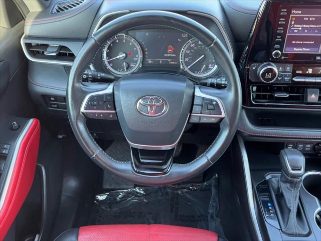 used 2022 Toyota Highlander car, priced at $35,859