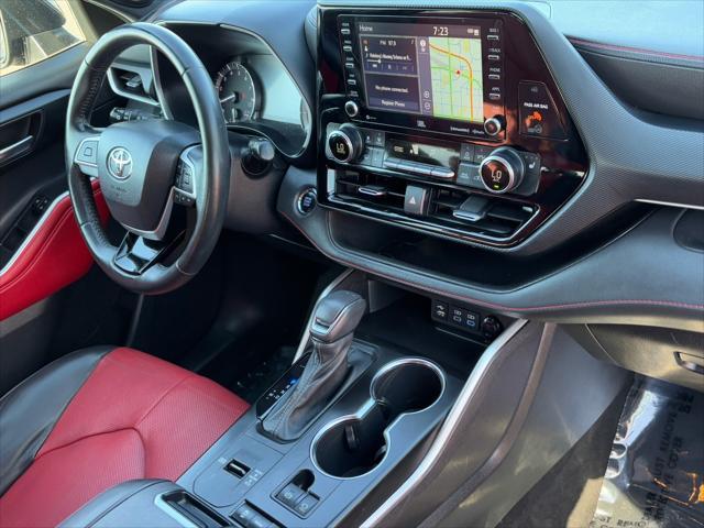 used 2022 Toyota Highlander car, priced at $35,859