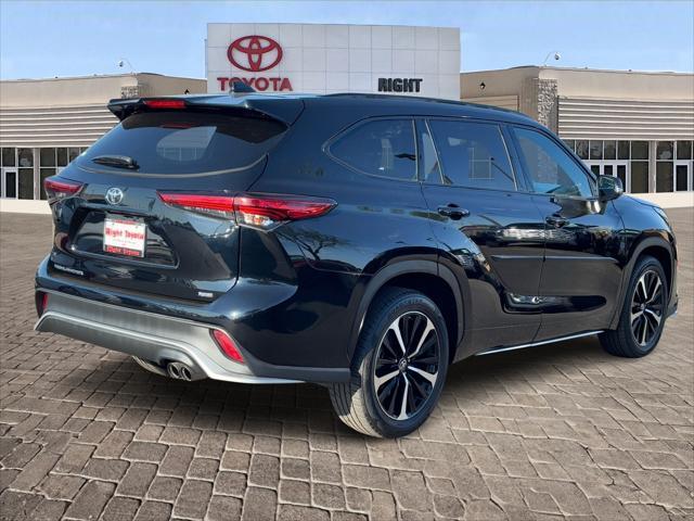 used 2022 Toyota Highlander car, priced at $35,859