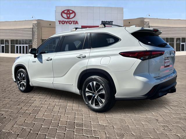 used 2021 Toyota Highlander Hybrid car, priced at $35,889
