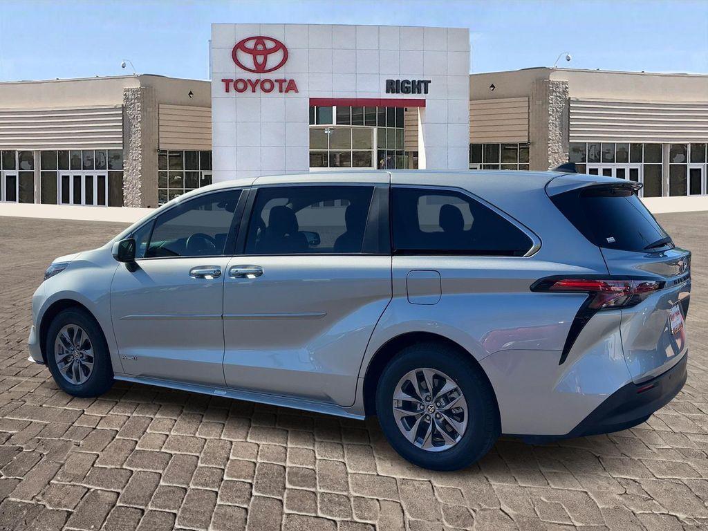 used 2021 Toyota Sienna car, priced at $32,812