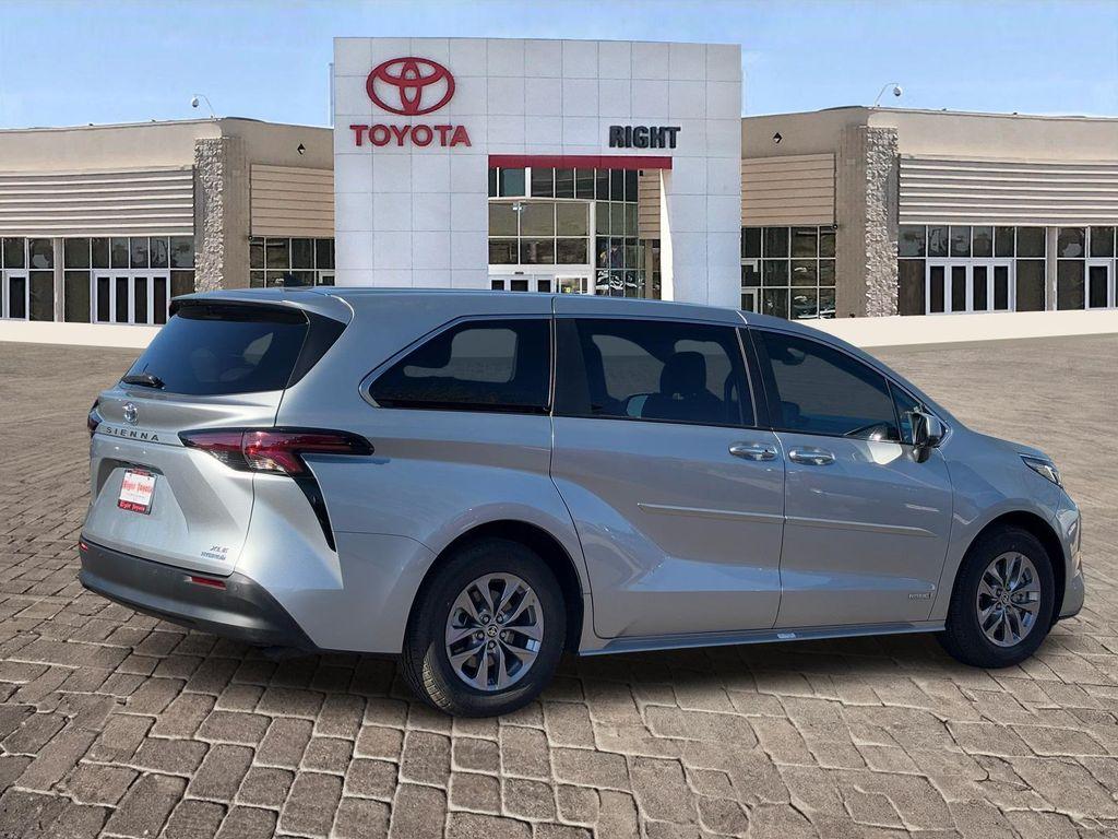 used 2021 Toyota Sienna car, priced at $32,812