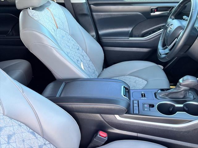 used 2022 Toyota Highlander Hybrid car, priced at $39,854