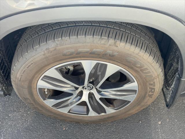 used 2023 Toyota Highlander car, priced at $38,756