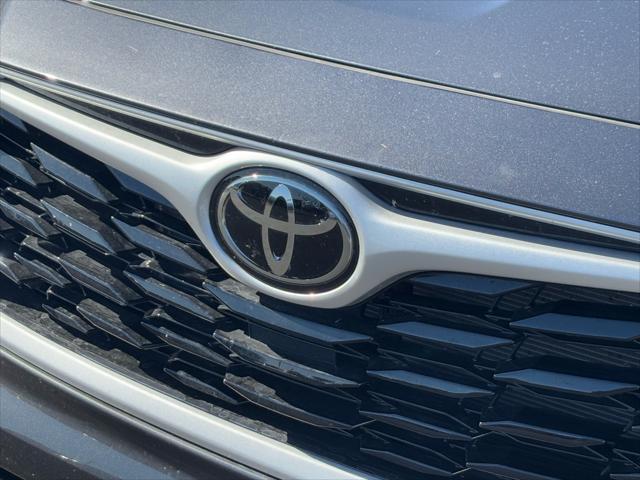 used 2023 Toyota Highlander car, priced at $38,756