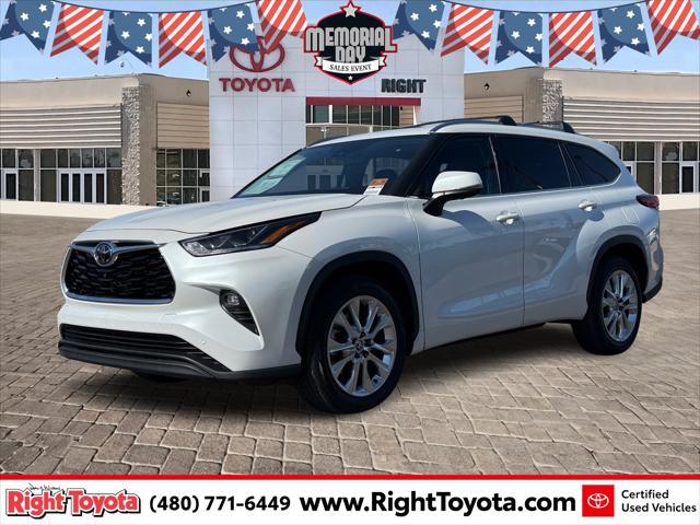 used 2023 Toyota Highlander car, priced at $42,580