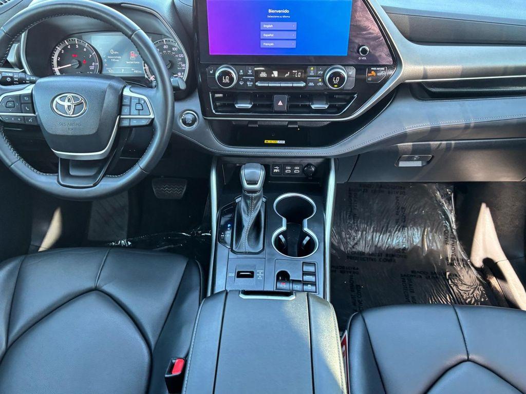 used 2023 Toyota Highlander car, priced at $36,253
