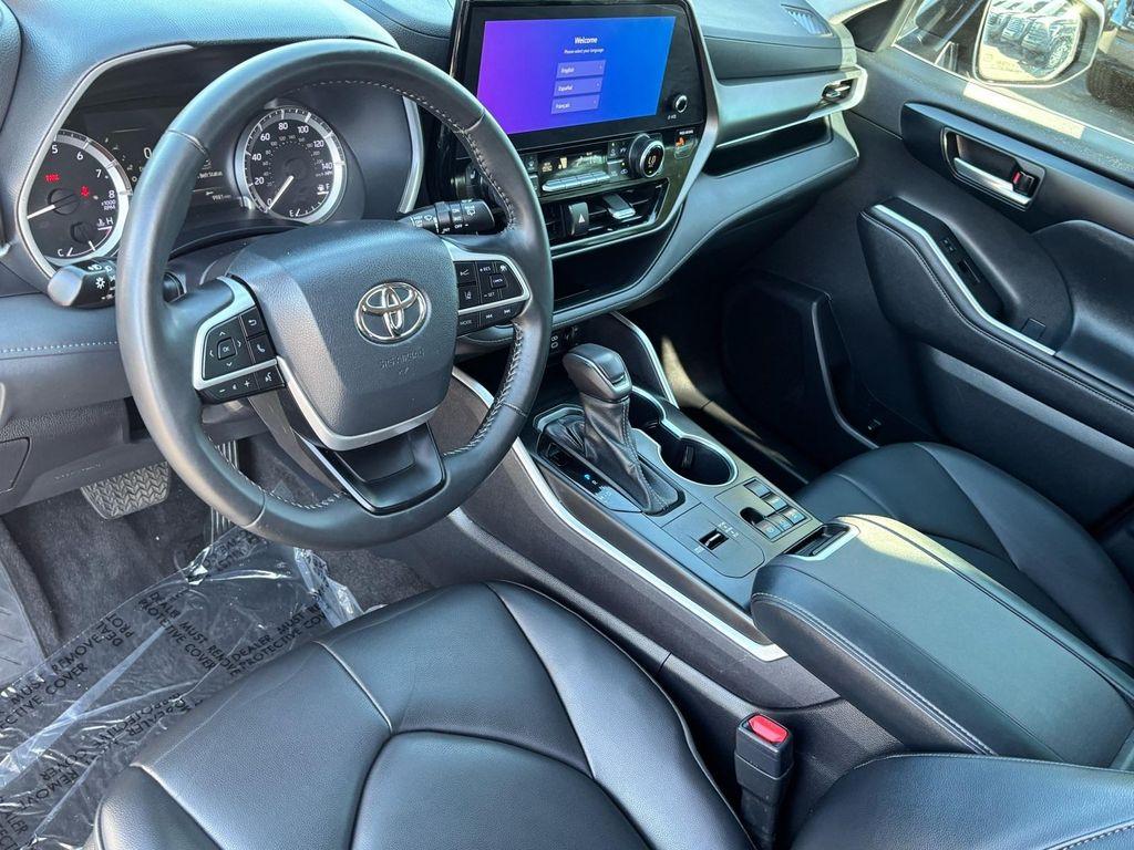 used 2023 Toyota Highlander car, priced at $36,253