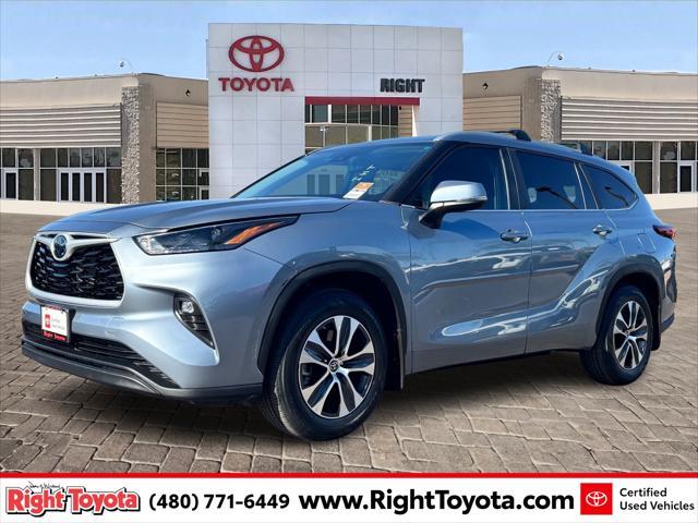 used 2023 Toyota Highlander car, priced at $36,739