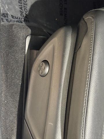 used 2025 Mercedes-Benz GLE 450 car, priced at $75,364