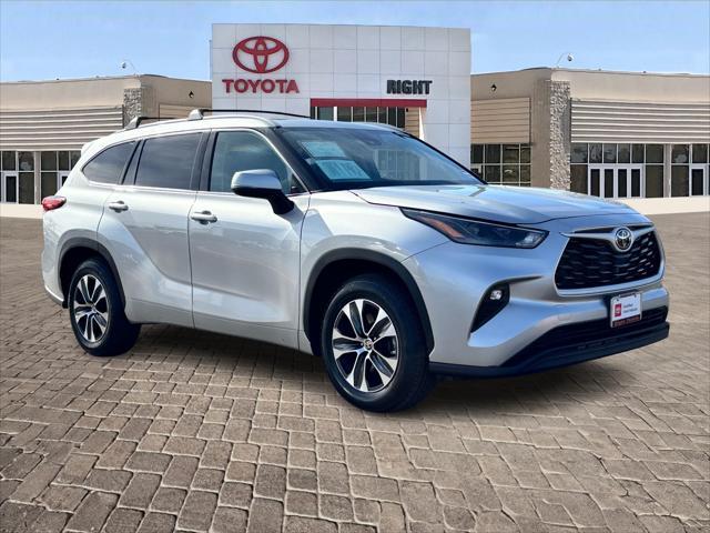 used 2022 Toyota Highlander car, priced at $30,397