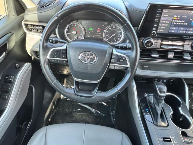 used 2022 Toyota Highlander car, priced at $30,397