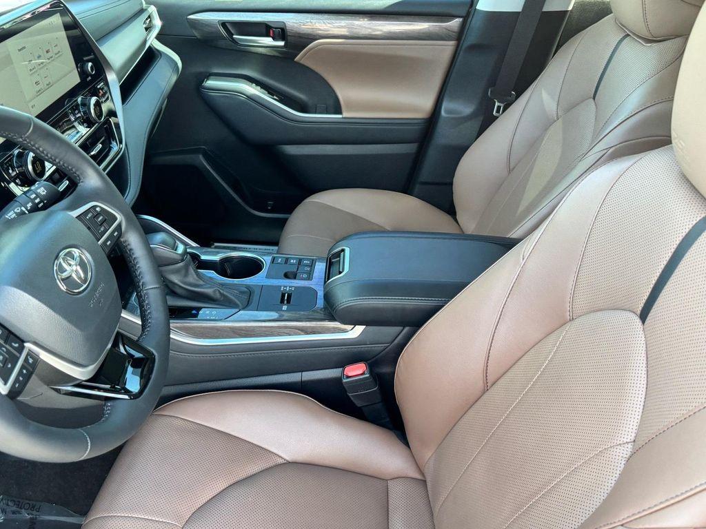 used 2025 Toyota Highlander Hybrid car, priced at $48,590