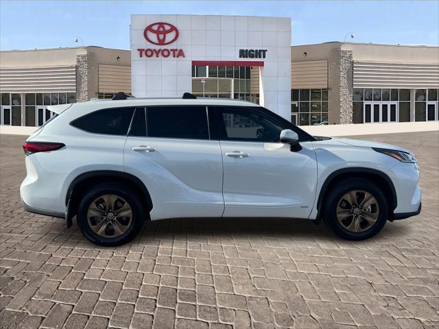 used 2022 Toyota Highlander Hybrid car, priced at $40,988