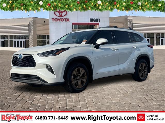 used 2022 Toyota Highlander Hybrid car, priced at $40,988