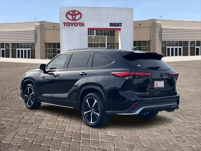 used 2021 Toyota Highlander car, priced at $34,977