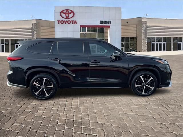 used 2021 Toyota Highlander car, priced at $34,977