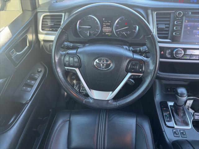 used 2019 Toyota Highlander car, priced at $24,987