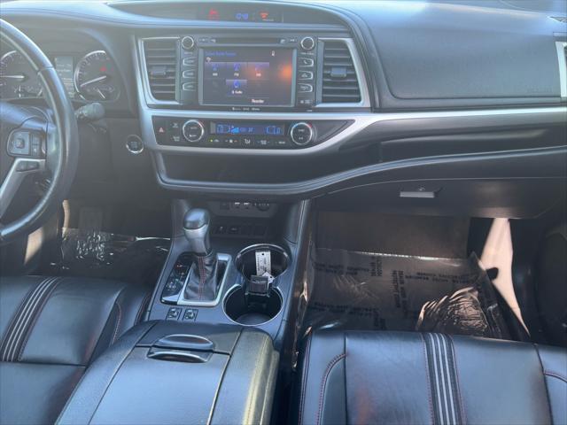 used 2019 Toyota Highlander car, priced at $24,987