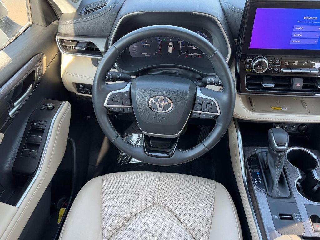 used 2023 Toyota Highlander car, priced at $40,974
