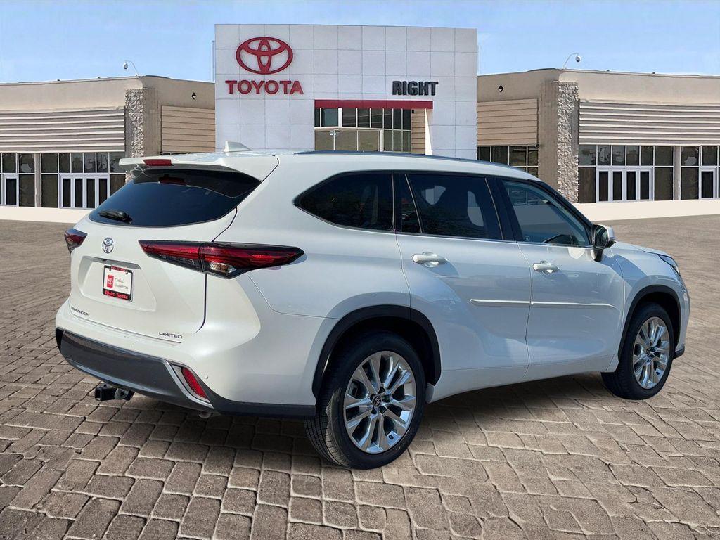 used 2023 Toyota Highlander car, priced at $40,974