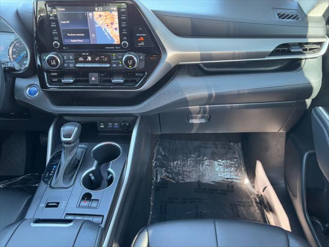 used 2022 Toyota Highlander Hybrid car, priced at $38,385