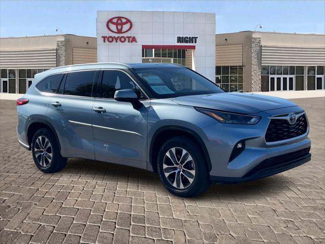 used 2022 Toyota Highlander Hybrid car, priced at $38,385
