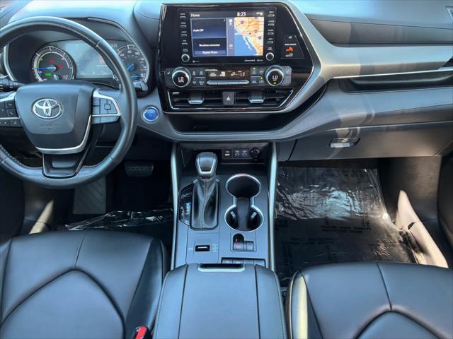 used 2022 Toyota Highlander Hybrid car, priced at $38,385