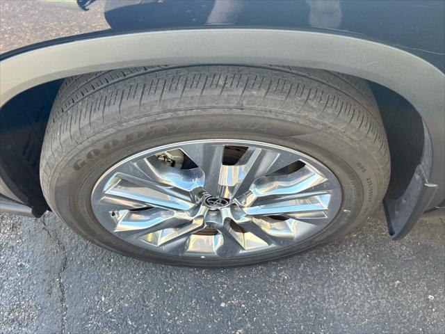 used 2023 Toyota Highlander Hybrid car, priced at $60,999