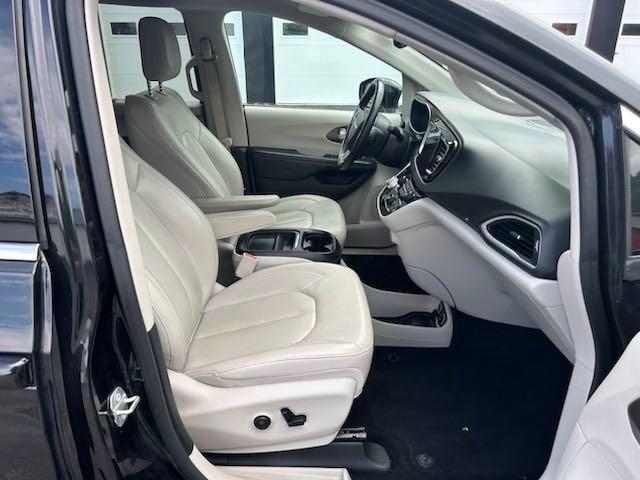 used 2018 Chrysler Pacifica car, priced at $14,387