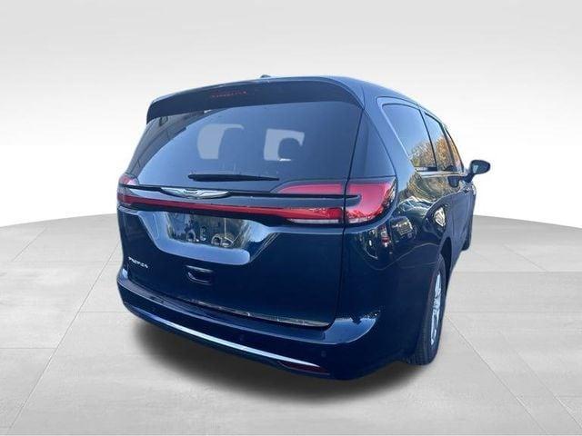 new 2025 Chrysler Pacifica car, priced at $42,640