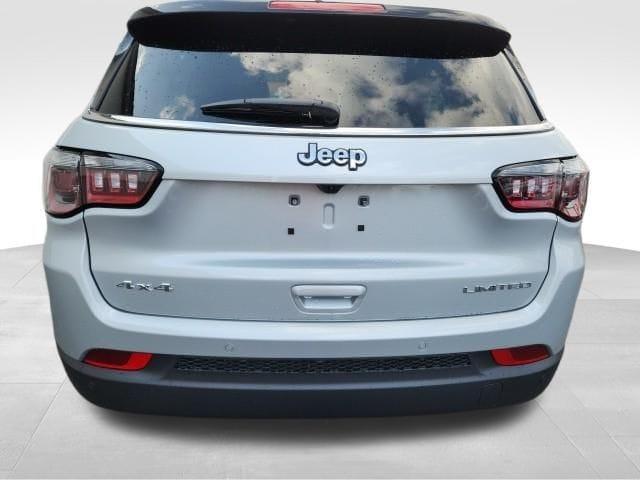 new 2025 Jeep Compass car, priced at $27,654