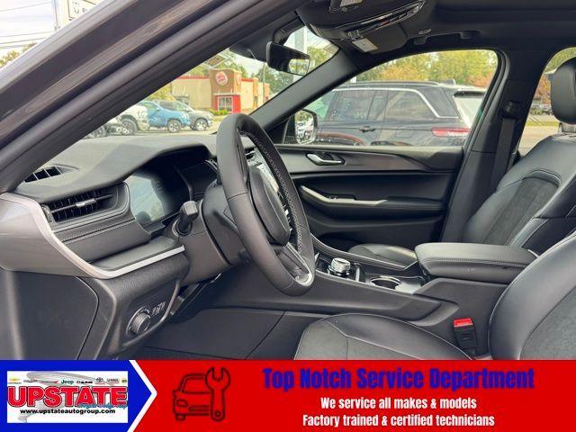 new 2025 Jeep Grand Cherokee car, priced at $44,740