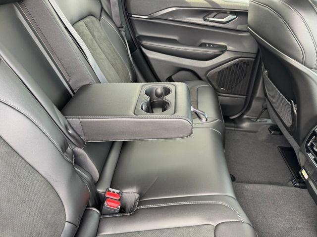 new 2025 Jeep Grand Cherokee car, priced at $44,740