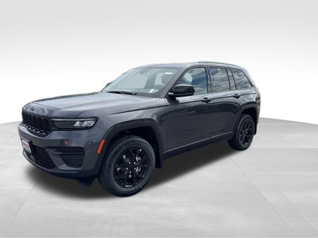 new 2025 Jeep Grand Cherokee car, priced at $44,740