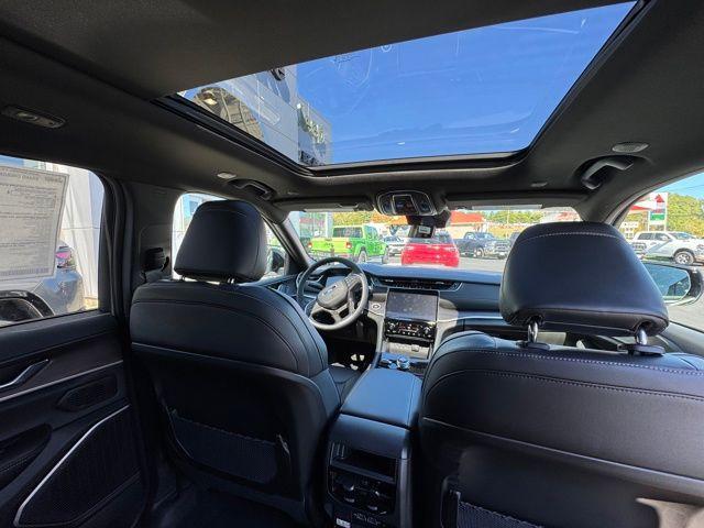 new 2025 Jeep Grand Cherokee car, priced at $50,794