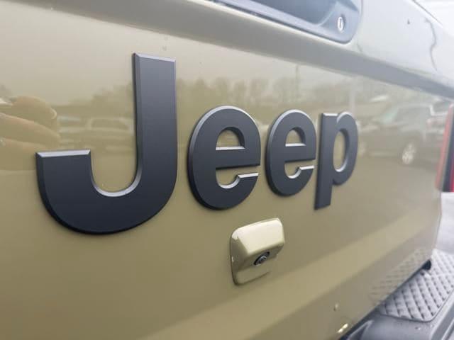 new 2025 Jeep Gladiator car, priced at $48,198