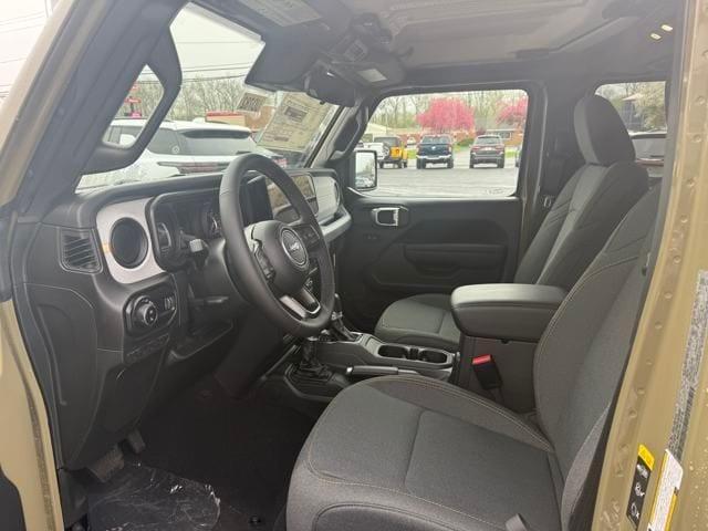 new 2025 Jeep Gladiator car, priced at $48,198