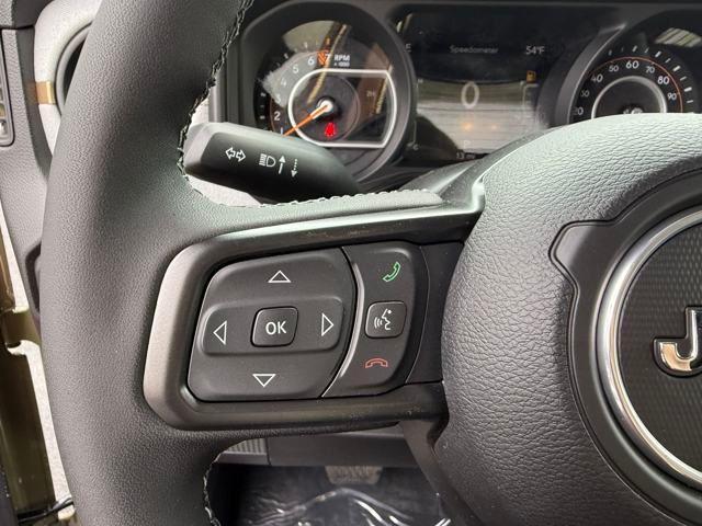 new 2025 Jeep Gladiator car, priced at $48,198