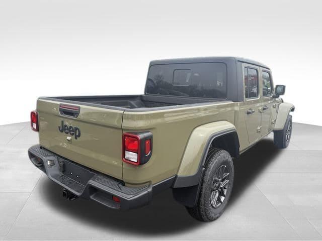 new 2025 Jeep Gladiator car, priced at $48,198
