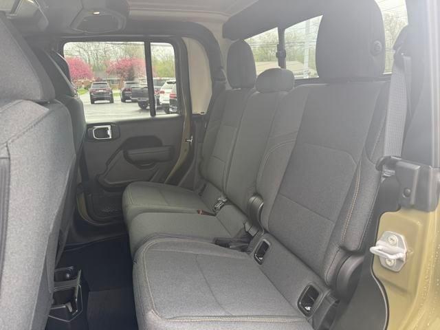 new 2025 Jeep Gladiator car, priced at $48,198
